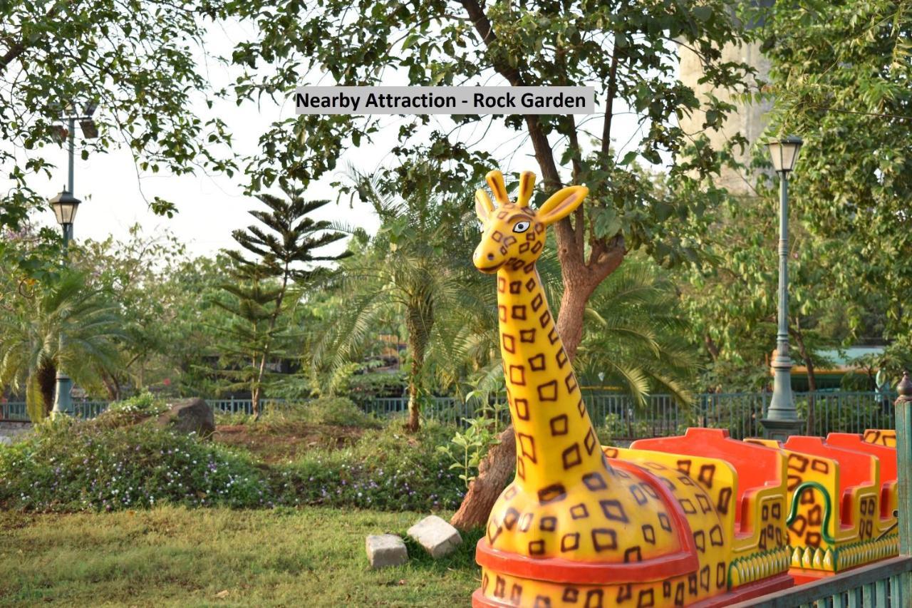 Oyo 7156 Hill View Residency Hotel Navi Mumbai Buitenkant foto
