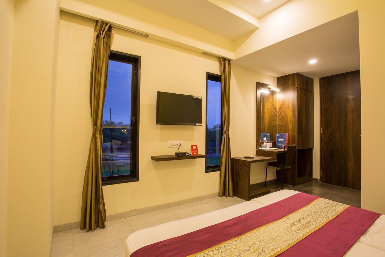 Oyo 7156 Hill View Residency Hotel Navi Mumbai Buitenkant foto