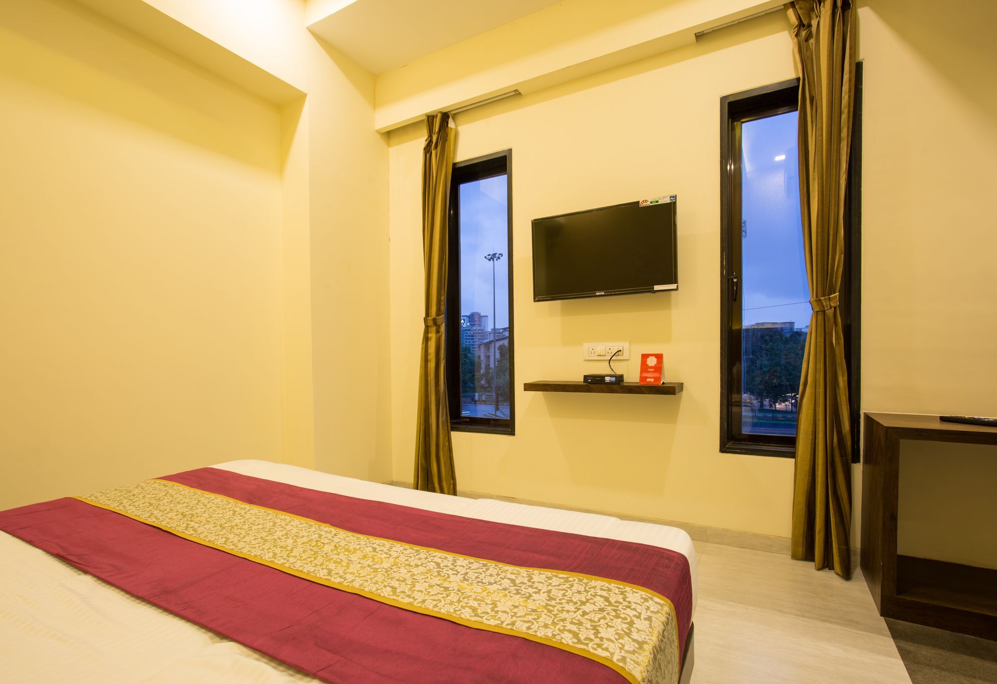 Oyo 7156 Hill View Residency Hotel Navi Mumbai Buitenkant foto