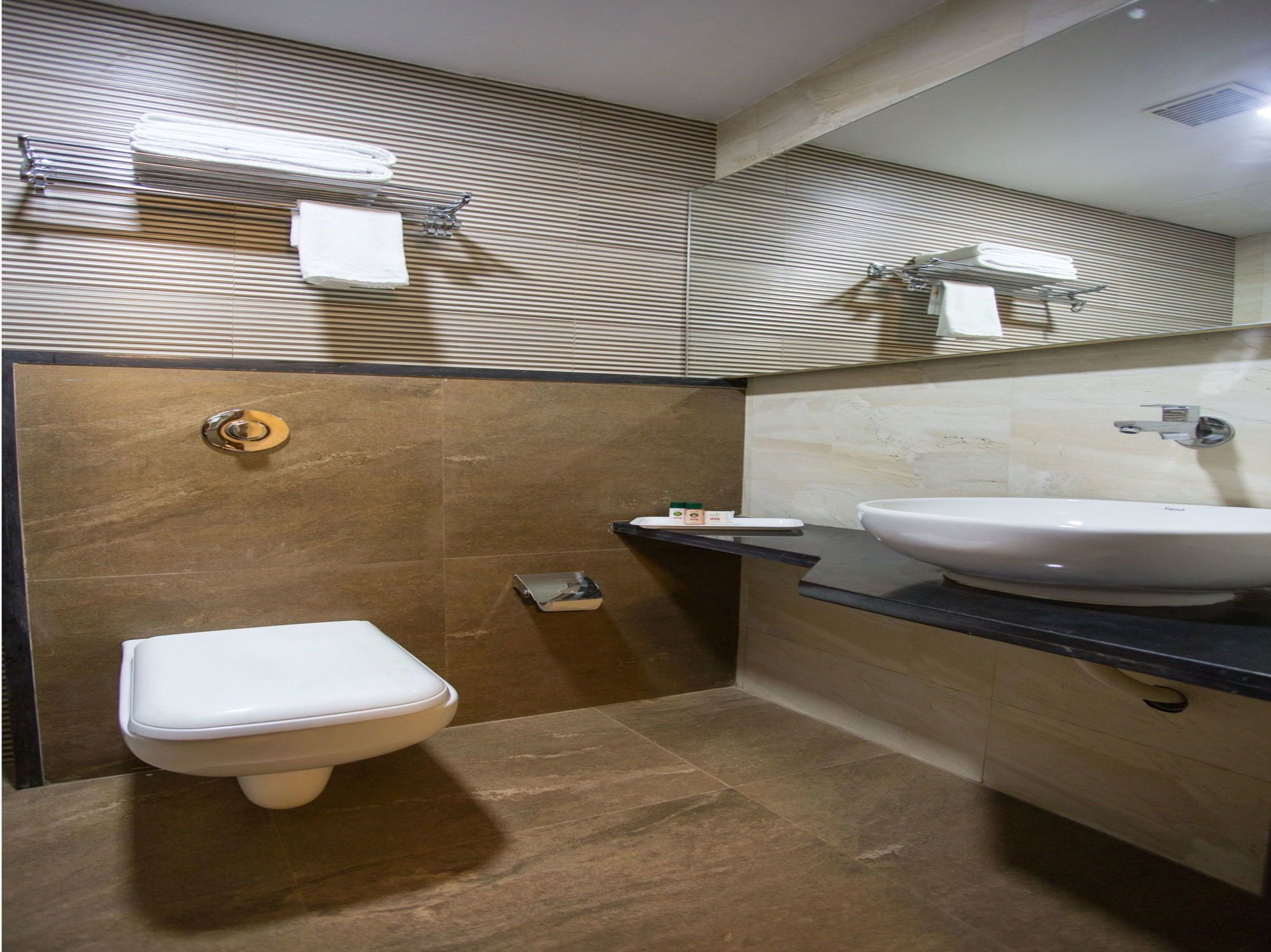 Oyo 7156 Hill View Residency Hotel Navi Mumbai Buitenkant foto